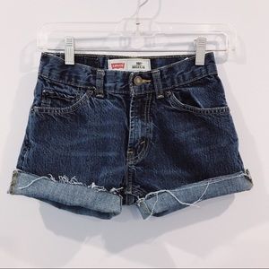 Vintage Levi’s high waisted cutoff shorts